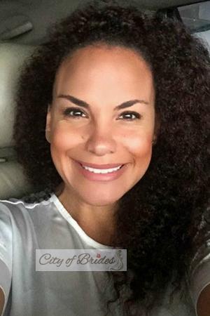 163970 - Monica Age: 48 - Colombia