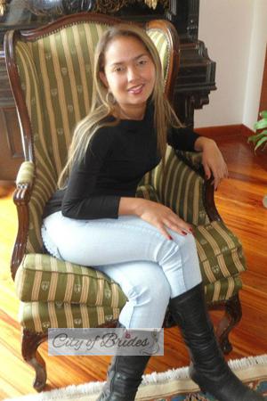 166404 - Yerlis Age: 36 - Colombia