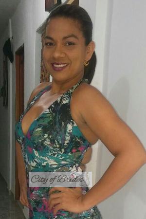 170143 - Luz Age: 48 - Colombia