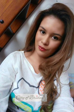 171719 - Laura Age: 31 - Colombia