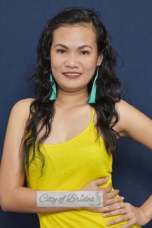 182081 - Genevie Age: 33 - Philippines