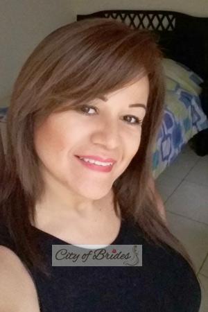 183622 - Laura Age: 58 - Costa Rica