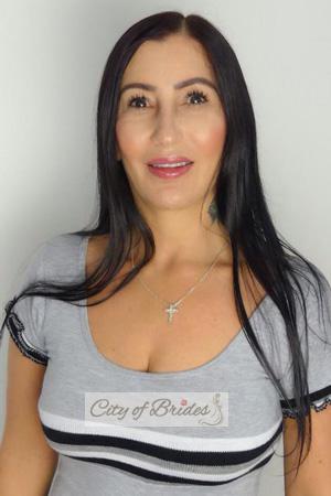 185424 - Yanet Age: 55 - Colombia