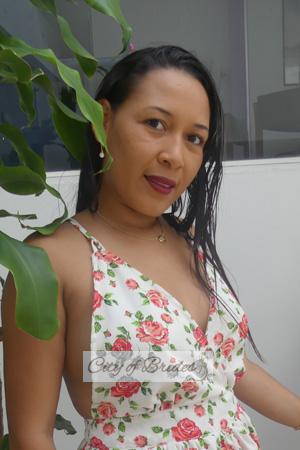 190061 - Melissa Age: 37 - Colombia