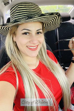 190210 - Adriana Age: 36 - Venezuela