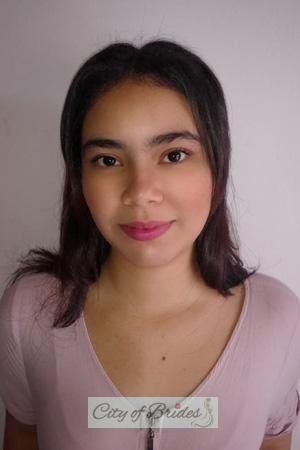 194490 - Yulianis Age: 24 - Colombia