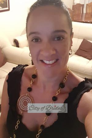 196058 - Lourdes Age: 42 - Costa Rica