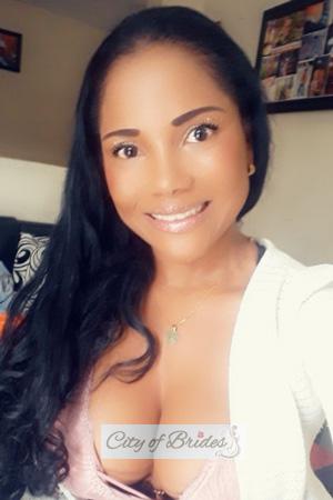 196678 - Yarleisy Age: 39 - Colombia
