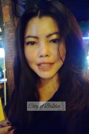 197001 - Rossarin Age: 43 - Thailand