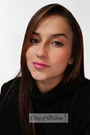 201718 - Holly Age: 30 - Colombia