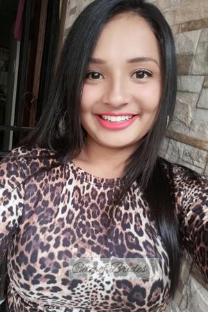 204021 - Tavy Age: 25 - Costa Rica