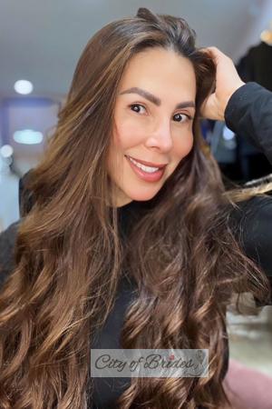 204159 - Yoana Age: 49 - Colombia