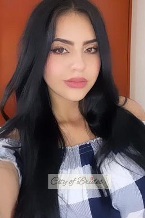 204339 - Laura Age: 26 - Colombia