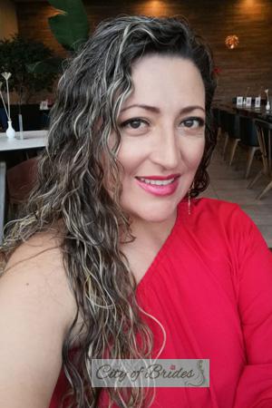 205749 - Yasmin Aleyda Age: 44 - Colombia