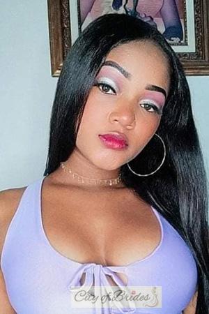 205910 - Geraldine Age: 25 - Colombia
