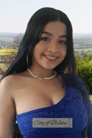 209131 - Nayelis Age: 23 - Colombia