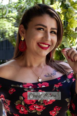 210299 - Yenny Age: 42 - Colombia