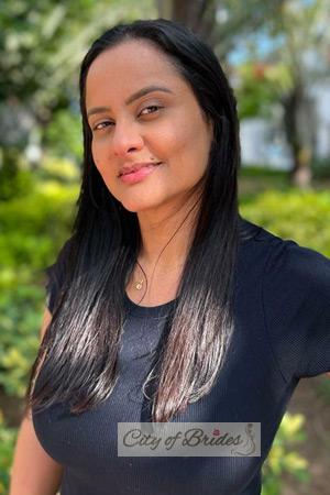 210697 - Karen Age: 40 - Colombia