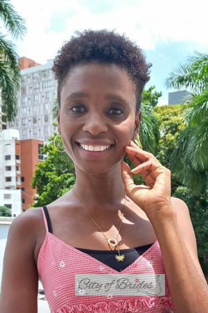 210812 - Sixta Age: 41 - Colombia