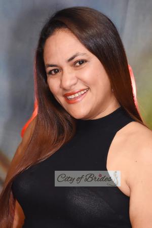 210913 - Arelcy Age: 48 - Colombia