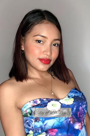 211257 - Jessenia Age: 26 - Colombia