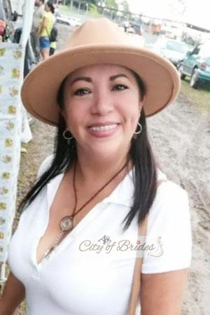 211468 - Ginette Age: 56 - Costa Rica