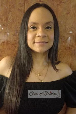 213758 - Paola Alexandra Age: 46 - Colombia