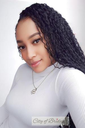 214151 - Yennifer Age: 30 - Colombia