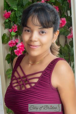 214303 - Vicky Age: 36 - Peru