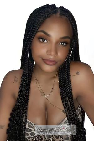 215374 - Yineth Age: 29 - Colombia