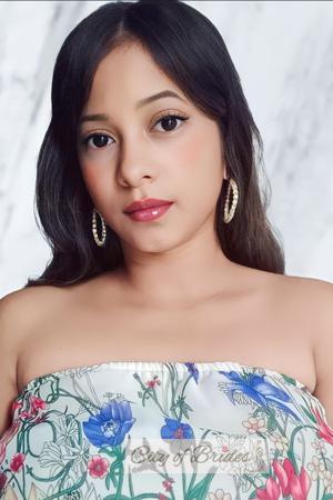 215556 - Laura Age: 33 - Colombia