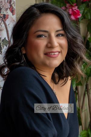 215566 - Josseline Age: 35 - Peru