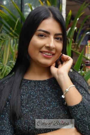 219479 - Laura Age: 26 - Colombia