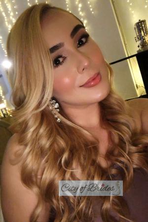 220031 - Daniela Age: 30 - Colombia