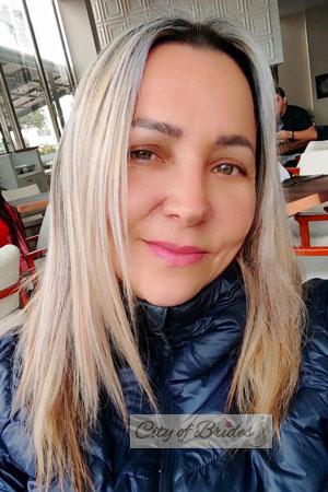 220610 - Sara Age: 50 - Peru