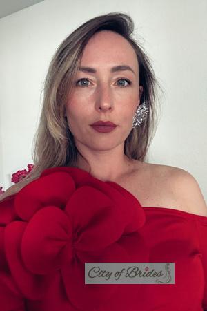 223461 - Olga Age: 39 - USA