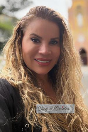 224082 - Sandra Age: 51 - Colombia