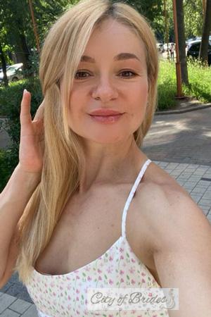 224224 - Valentina Age: 46 - Ukraine