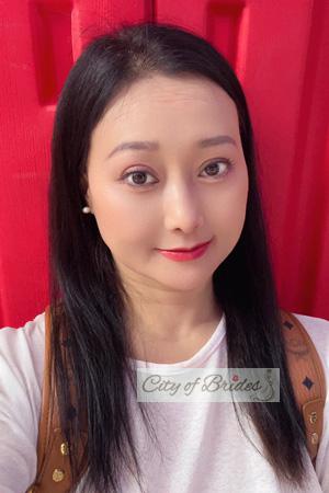 225137 - Lily Age: 51 - China