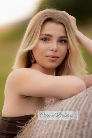 225261 - Anastasiia Age: 19 - Ukraine