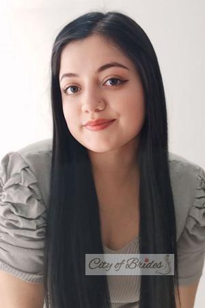 225604 - Laura Age: 29 - Colombia