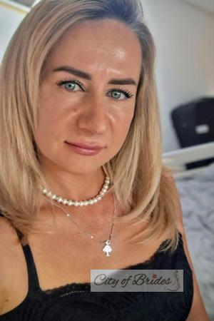 227186 - Viktoriia Age: 42 - Ukraine