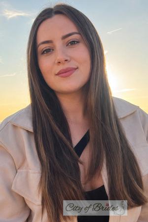 227508 - Laura Age: 26 - Colombia