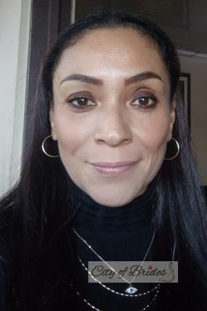 227893 - Oyuky Age: 58 - Costa Rica