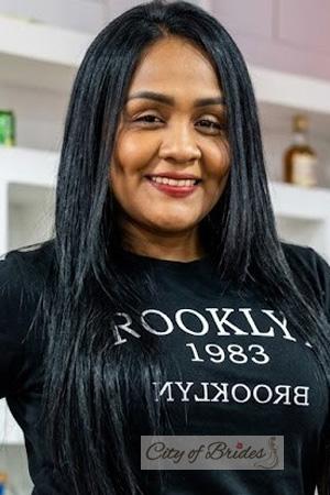228100 - Gina Age: 37 - Colombia