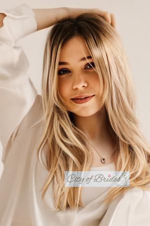 228186 - Kseniia Age: 24 - Ukraine