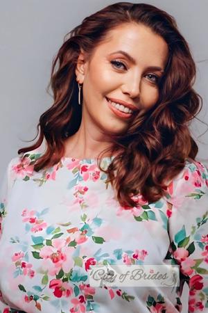 228205 - Yuliia Age: 58 - Ukraine