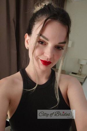 228752 - Yuliia Age: 31 - Ukraine
