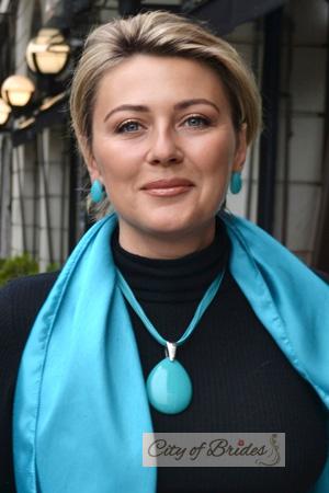 229073 - Yuliia Age: 50 - Argentina